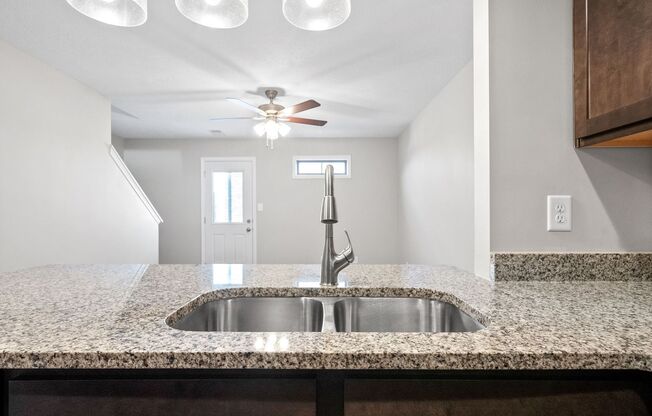 3 beds, 3 baths, $1,425, Unit # 201