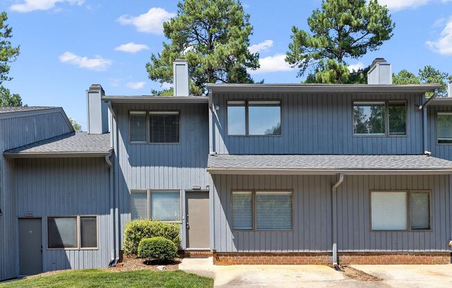 *4bd / 3ba Townhome near Downtown Raleigh*