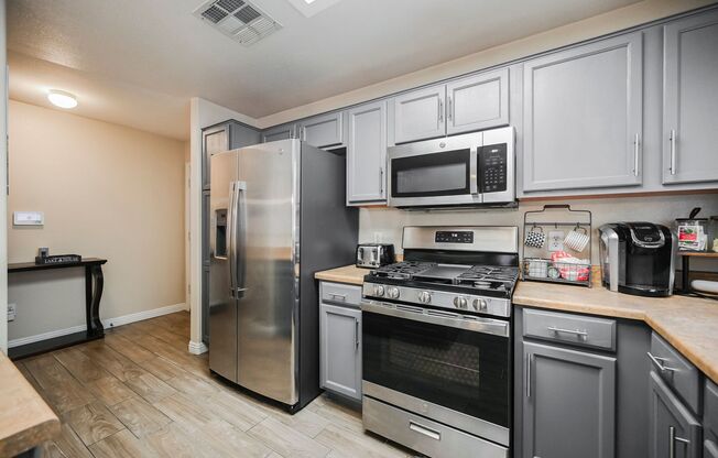 2 beds, 2 baths, $1,700