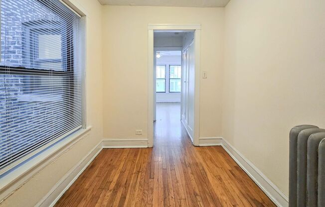 Studio, 1 bath, 470 sqft, $1,415, Unit 512-302