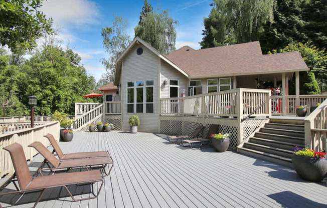 Exterior patio with loungeing chairs