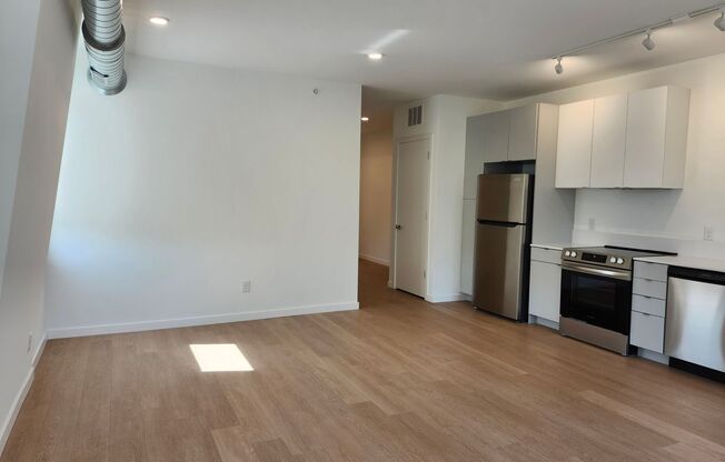 1 bed, 1 bath, 579 sqft, $1,412, Unit 303