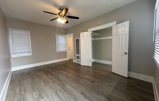 Studio, 1 bath, 332 sqft, $1,355, Unit 06