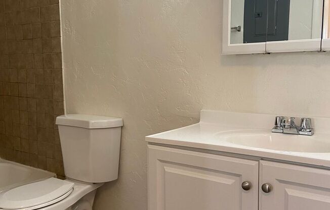 1 bed, 1 bath, 600 sqft, $875, Unit B08