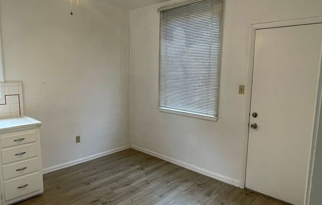 1 bed, 1 bath, 550 sqft, $1,095, Unit Unit 9