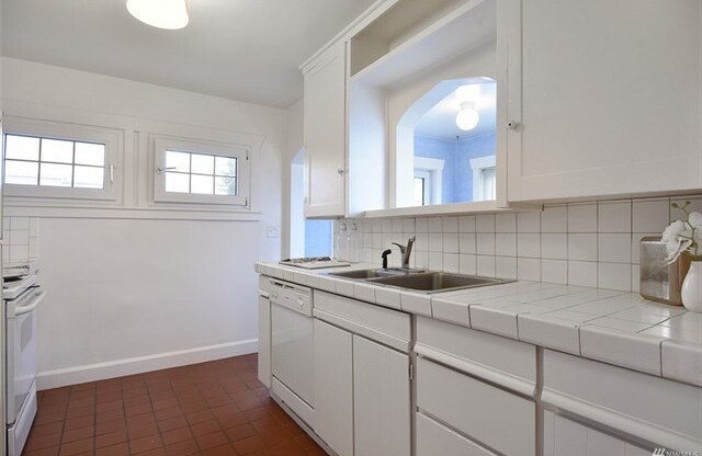 Charming West Seattle 1 Bedroom Home with Office and Large Fenced Yard