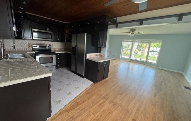 141 NW 72ND WAY PEMBROKE PINES, FL 33024