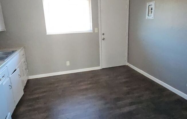 2 beds, 1 bath, 750 sqft, $970, Unit B02 1018 15