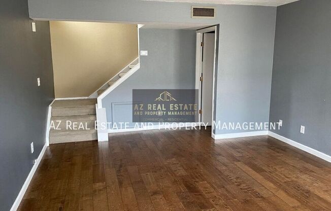 1922 E ORANGE DR