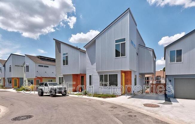 801 N BLF DR