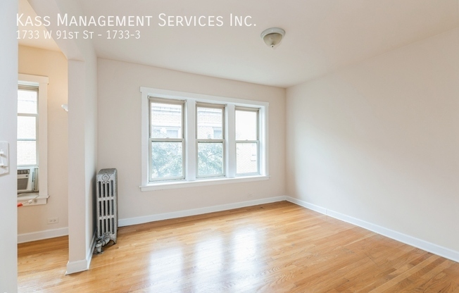 1733 W 91 ST