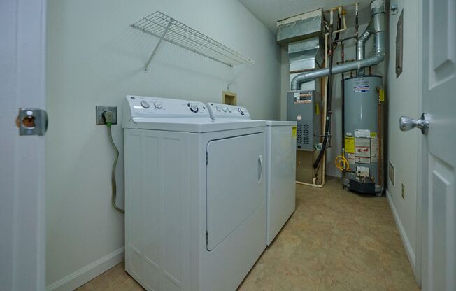 2 beds, 2 baths, 1,550 sqft, $2,290, Unit 6561