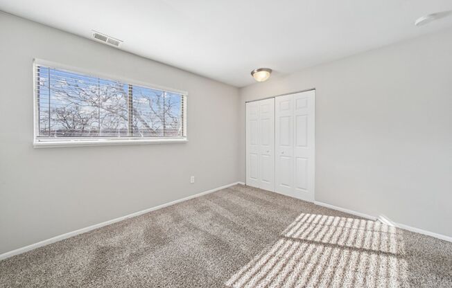 2 beds, 1 bath, 900 sqft, $895