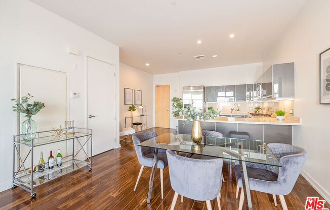2 beds, 2 baths, 1,200 sqft, $3,900, Unit 1412