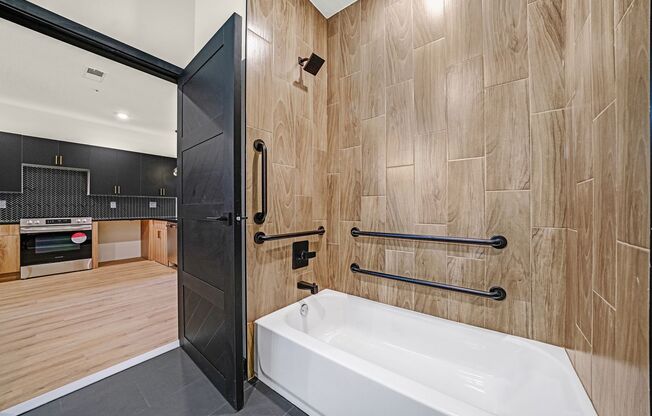 1 bed, 1 bath, 900 sqft, $2,000, Unit C11