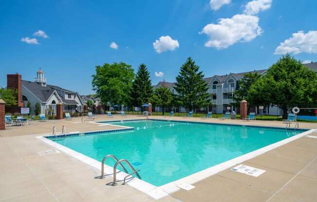 Image Of Swimming Pool and Community View at Indian Lakes Apartments, Indiana