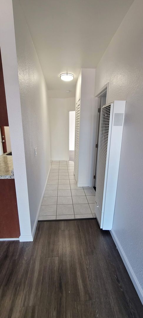 2 beds, 2 baths, 850 sqft, $2,895, Unit 31