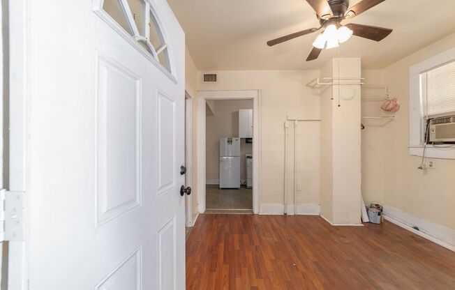 1022 NW 3rd Ave Unit D - Pet Friendly