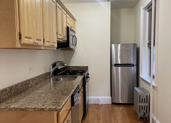 1 bed, 1 bath, 391 sqft, $2,000, Unit 44