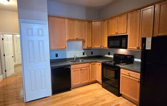 1 bed, 1 bath, $925, Unit 2722 2nd Flr.