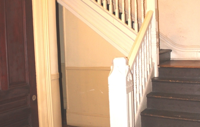 12 E. Biddle St