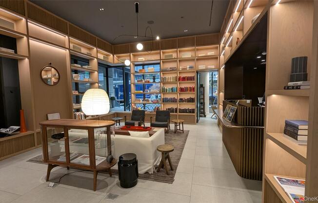 1 bed, 1 bath, 552 sqft, $6,200, Unit 21A