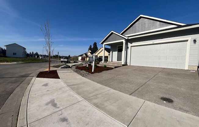 3 Bedroom 2 Bath Silverton OR