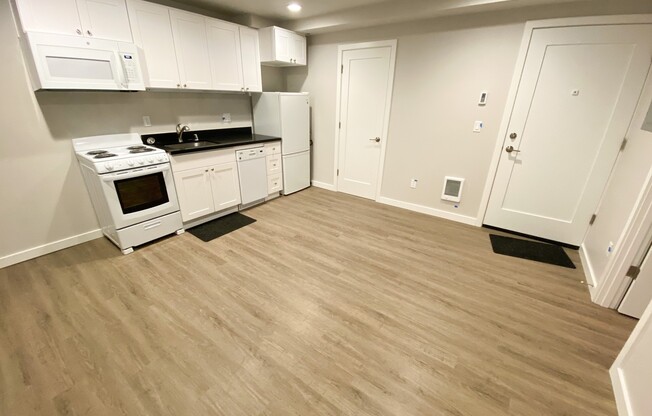 1 bed, 1 bath, 330 sqft, $1,495