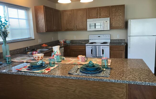 2 beds, 2 baths, 1,039 sqft, $1,595, Unit 2210