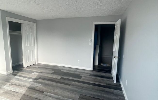 2 beds, 1 bath, 1,120 sqft, $2,100, Unit 12