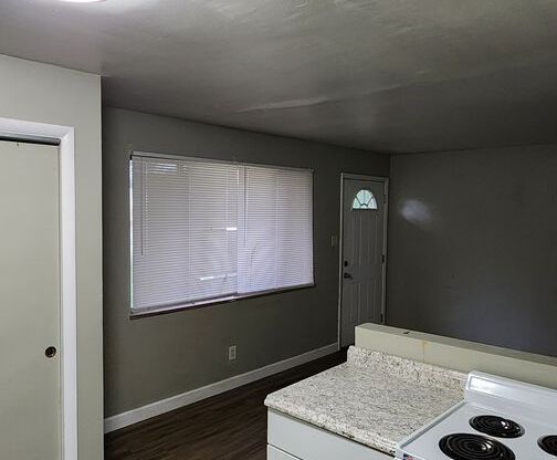 1 bed, 1 bath, 400 sqft, $625, Unit 01