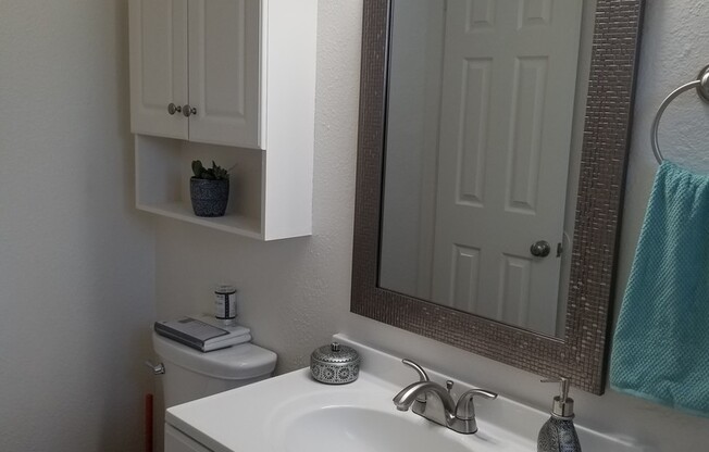 2 beds, 1 bath, 750 sqft, $1,925, Unit 239