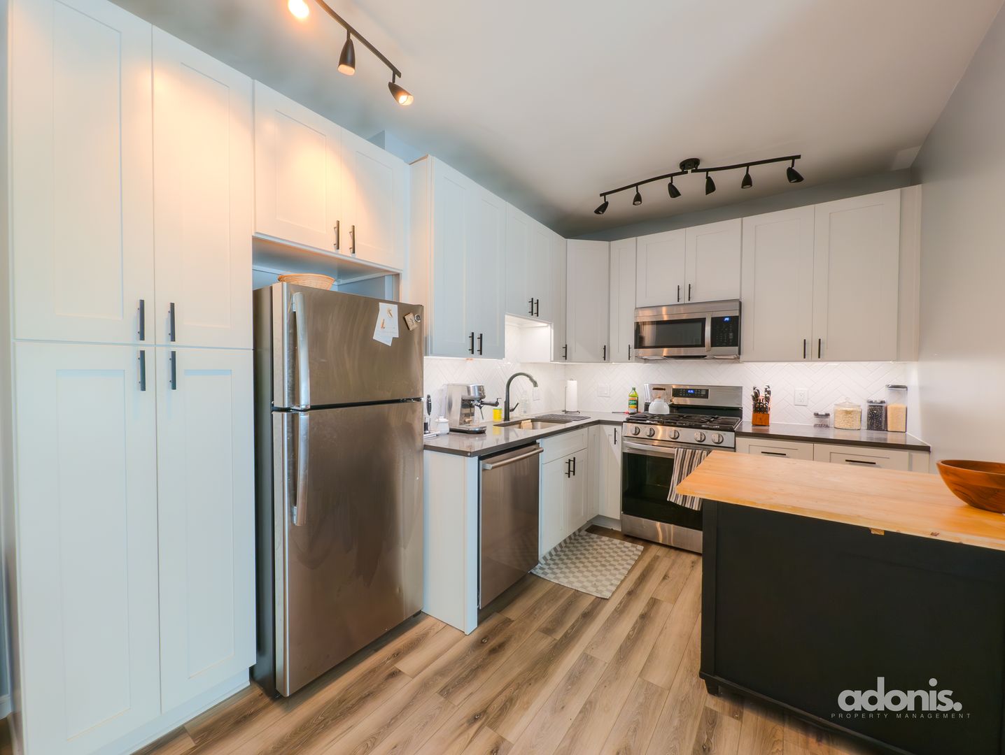 Modern, Light-Filled Junior 1BR in Prime Dupont Location