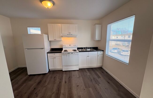 2 beds, 1 bath, 600 sqft, $725, Unit 440 SE Tefft St - Unit 09