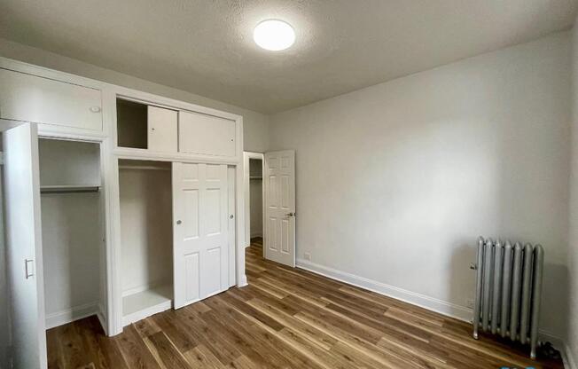 3 beds, 1 bath, 1,100 sqft, $3,200, Unit 2