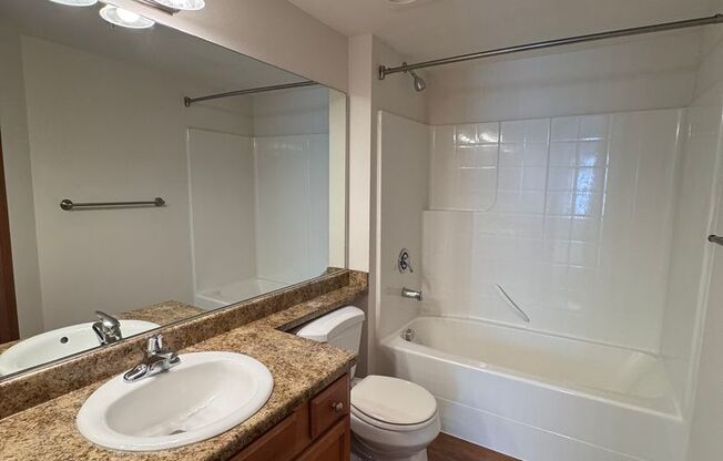 1 bed, 1 bath, 561 sqft, $1,725, Unit B203