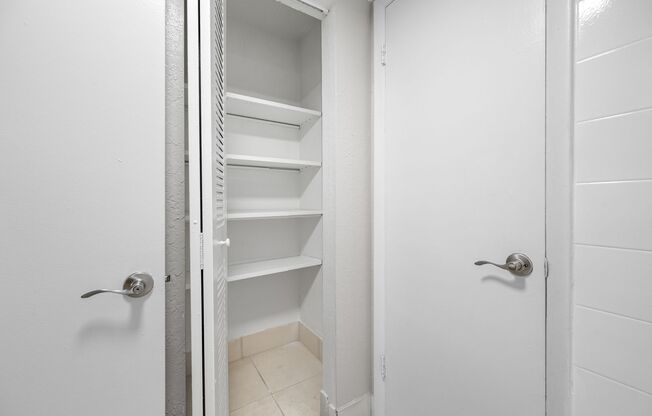 2 beds, 1.5 baths, 850 sqft, $1,575, Unit B111