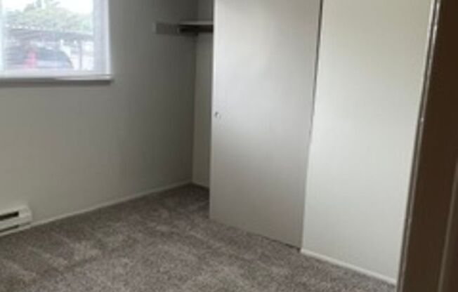 1 bed, 1 bath, 630 sqft, $1,250, Unit 12