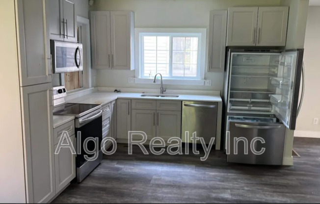 2008 N 21 AVE