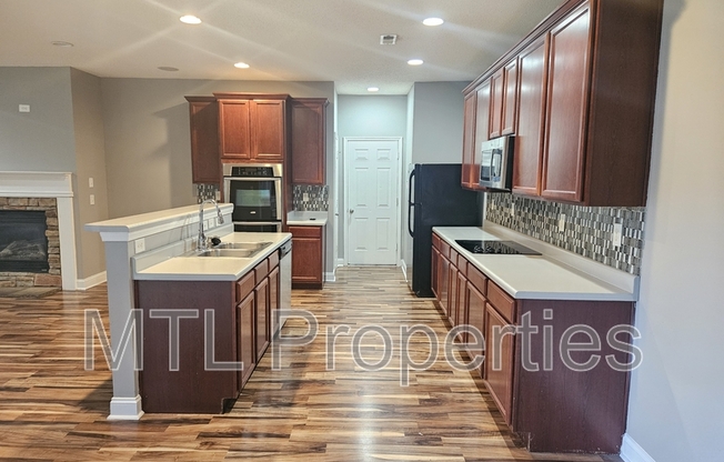 302 NANNY PT DR