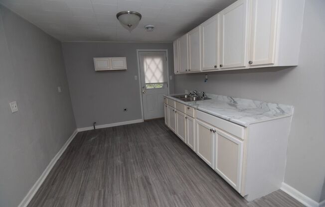 1 bed, 1 bath, $700