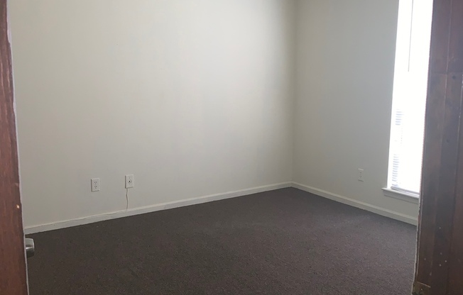 2 beds, 1 bath, $980