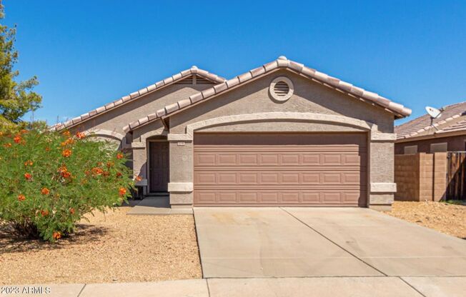 Move In Ready!  3 Bed, 2 Bath w/2 Car Garage