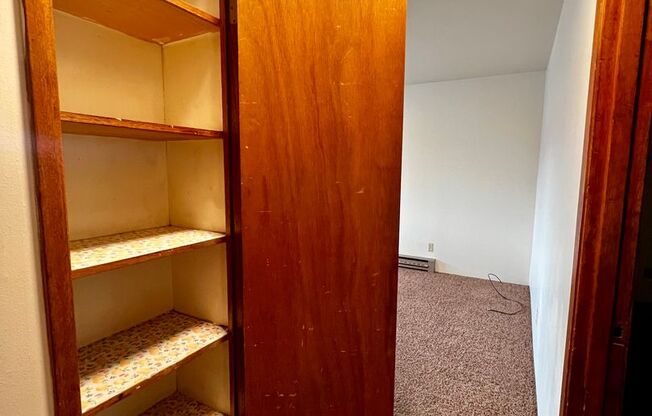 1 bed, 1 bath, 600 sqft, $960, Unit J-1