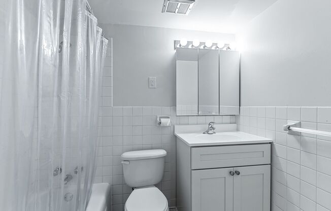 2 beds, 1 bath, 900 sqft, $1,500, Unit 102