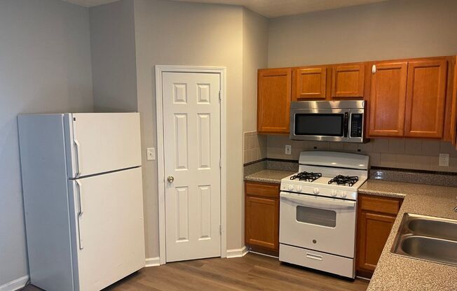 Great location, 4 bed, 2.5 bath, pride of ownership, newly renovated, corner lot, minutes to movie studios, must see!