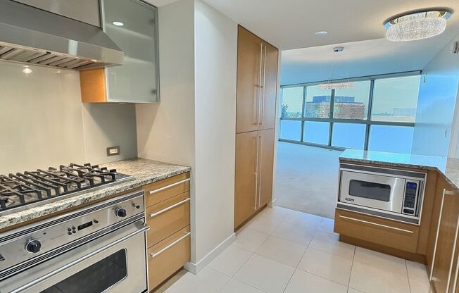 2 beds, 2 baths, 1,162 sqft, $4,200, Unit Koolani #703