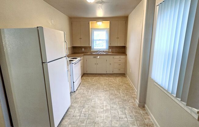 1 bed, 1 bath, 584 sqft, $995, Unit 4