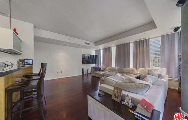 1 bed, 2 baths, 1,400 sqft, $4,250, Unit 716