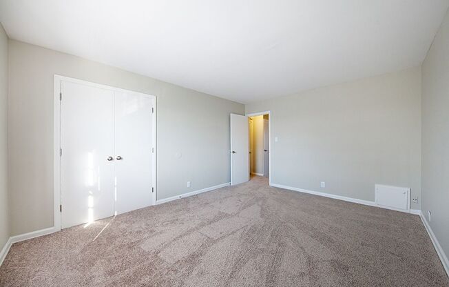 2 beds, 1.5 baths, $1,250, Unit 5912